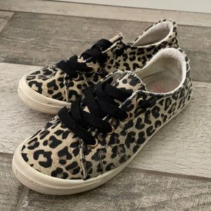Jellypop cheetah print shoes
